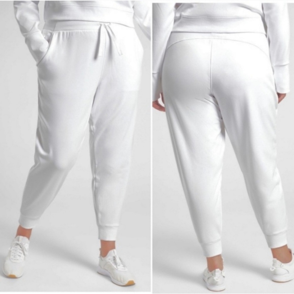 Athleta White Ankle-Length Track Pants with Relaxed Fit
Never worn, no tags